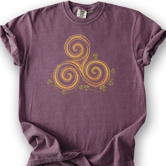 Irish Golden Triskele T-Shirt - Berry