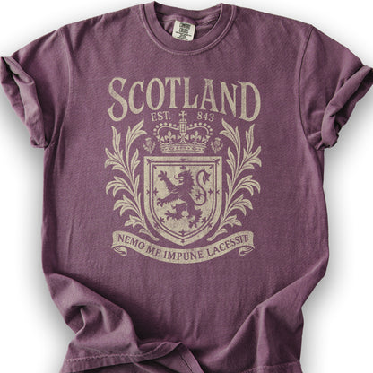 Scotland Vintage Heraldry T-Shirt - Berry