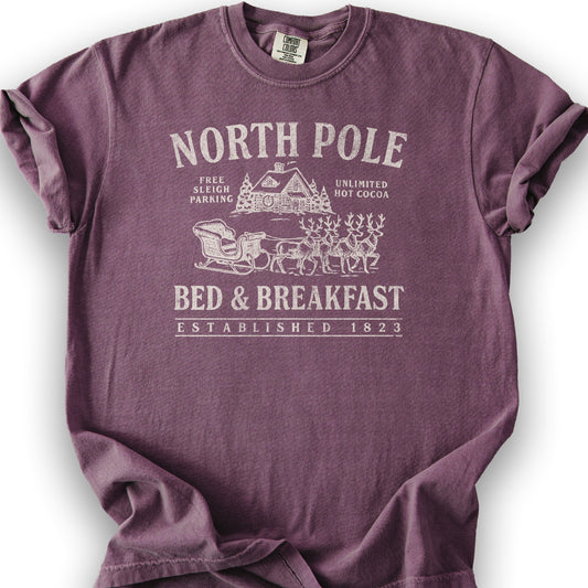 North Pole Bed and Breakfast Vintage Print T-Shirt - Berry