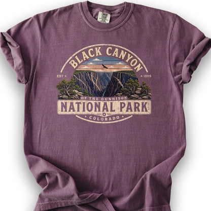 Black Canyon Medallion T-Shirt - Berry