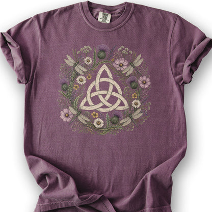 Trinity Knot Wreath T-Shirt - Berry