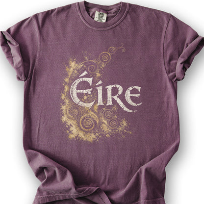 Éire Ancient Spirals T-Shirt - Berry