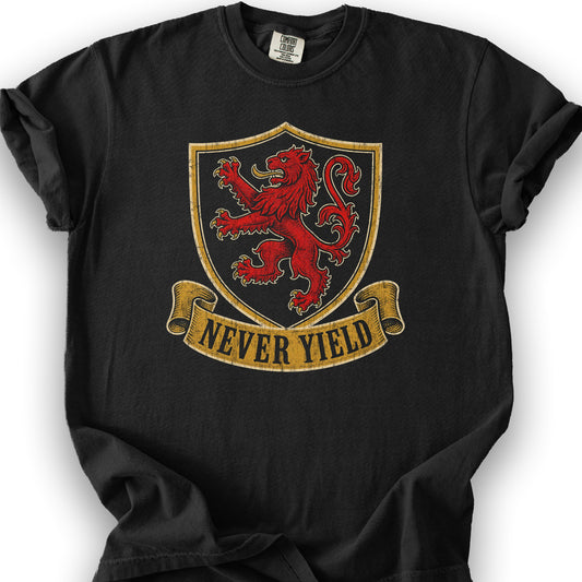 Never Yield Lion T-Shirt - Black