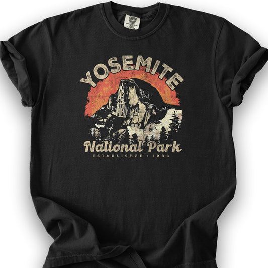Yosemite National Park "Vintage Half Dome" T-Shirt - Black