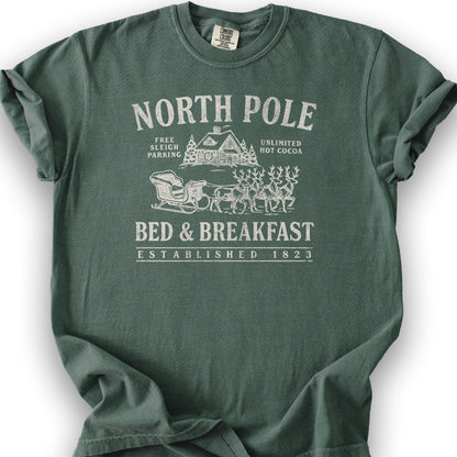 North Pole Bed and Breakfast Vintage Print T-Shirt - Blue Spruce