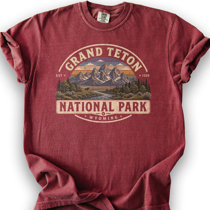Grand Teton Medallion T-Shirt - Chili