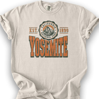 Yosemite Retro Scoop T-Shirt - Yosemite_Retro_Varisty_V01 - Ivory