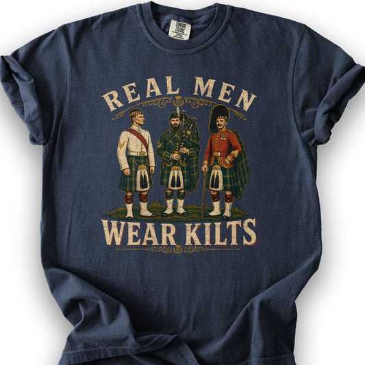 Real Men Wear Kilts T-Shirt - Navy